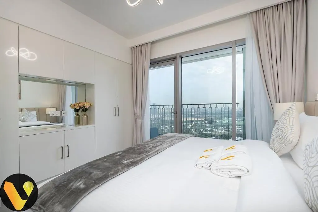 Downtown Views II - Vogue One Bedroom Apartment With Balcony, Opposite Dubai Mall Skybridge
